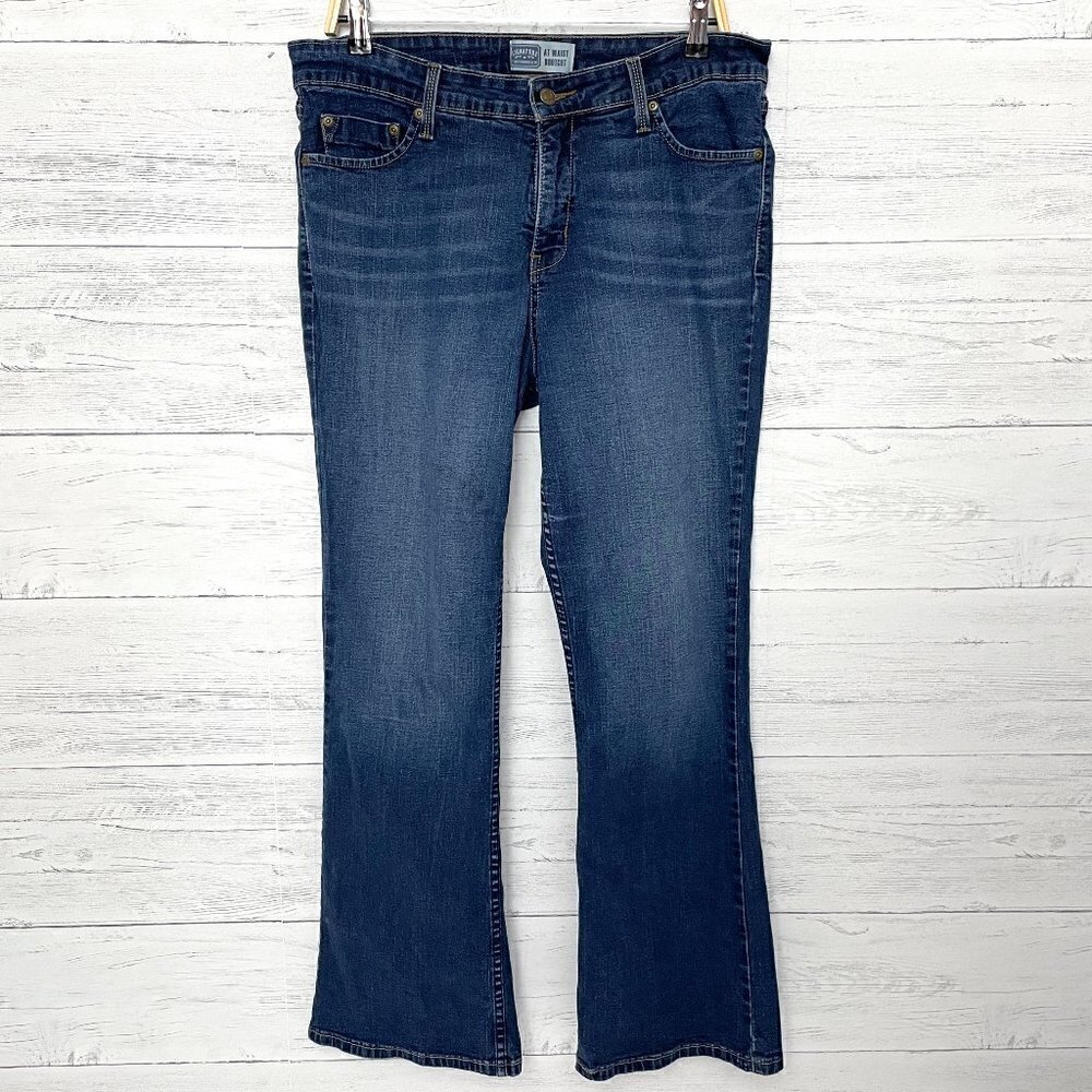 Levi's Signature Jeans Women's At Waist Bootcut Dark Wash size 14S